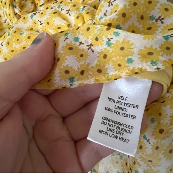 Lulus | Lawton Yellow Floral Print Off-the-Shoulder Top - Picture 7 of 7